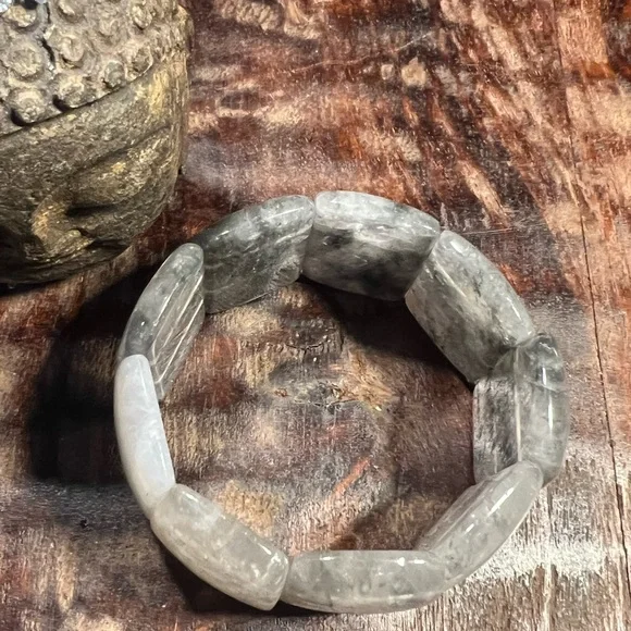 Gray Quartz Stone Bracelet - Picture 2 of 2